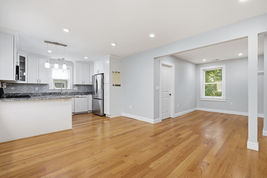 28 Beecher Place, Unit B Newton, MA 02459 - Photo 4 of 36
