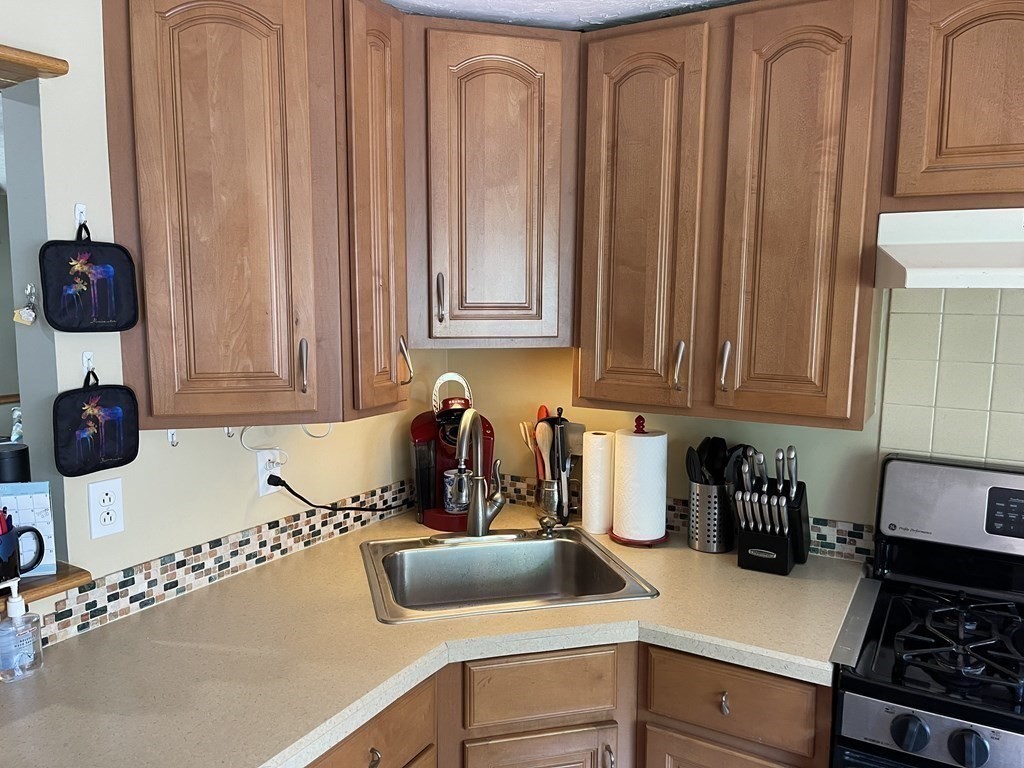 34 Montbatten Road, Unit R Billerica, MA 01821 - Photo 4 of 17