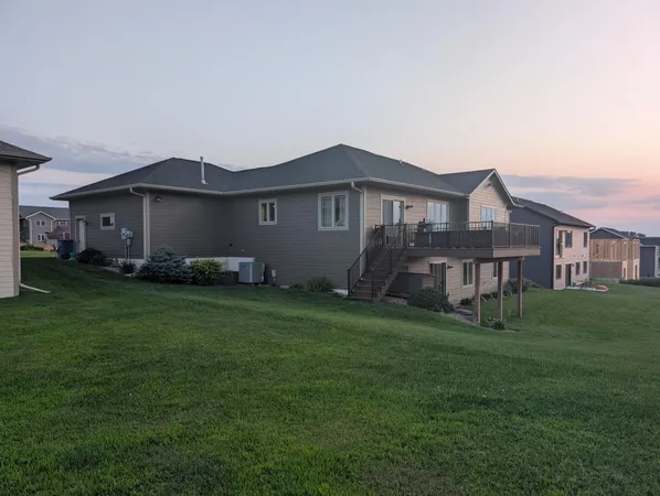 $496,577 | 1004 3rd Avenue, Goodhue, MN 55027