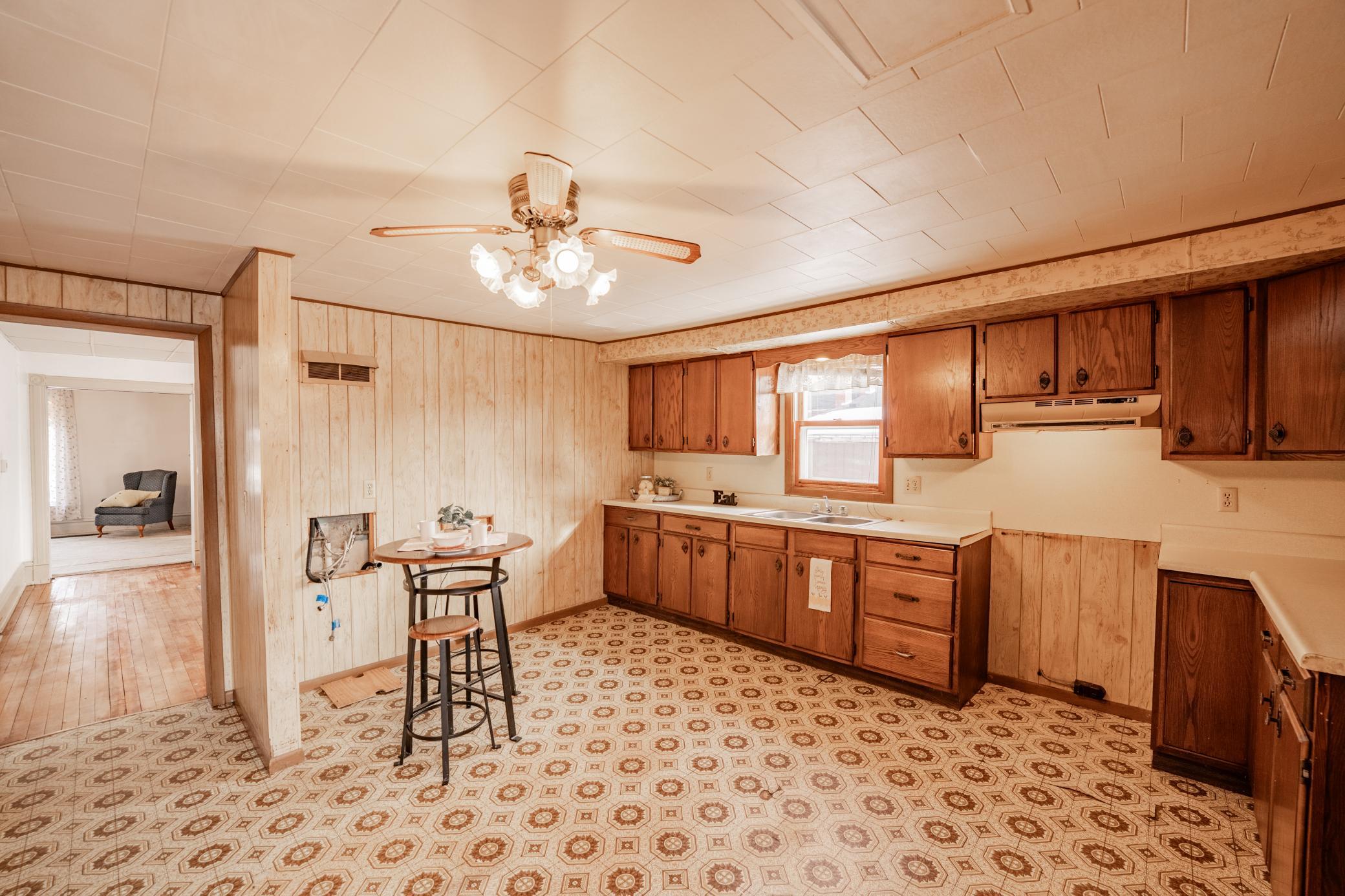 606 West Brown Street Augusta, WI 54722 - Photo 5 of 35