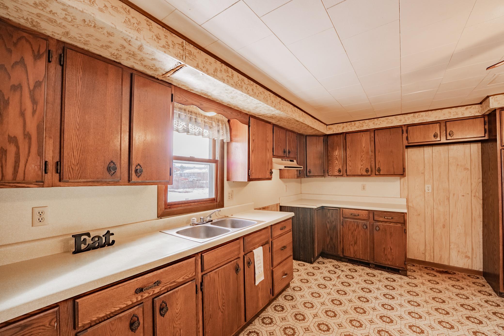 606 West Brown Street Augusta, WI 54722 - Photo 7 of 35