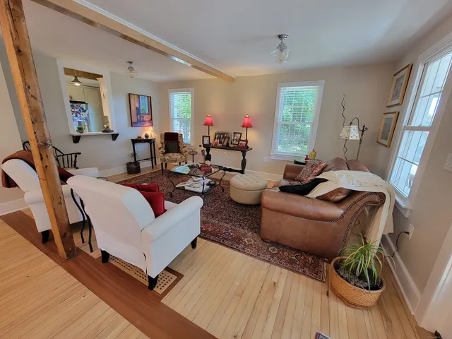 $2,500 | 8 West Main Street, Chester, CT 06412