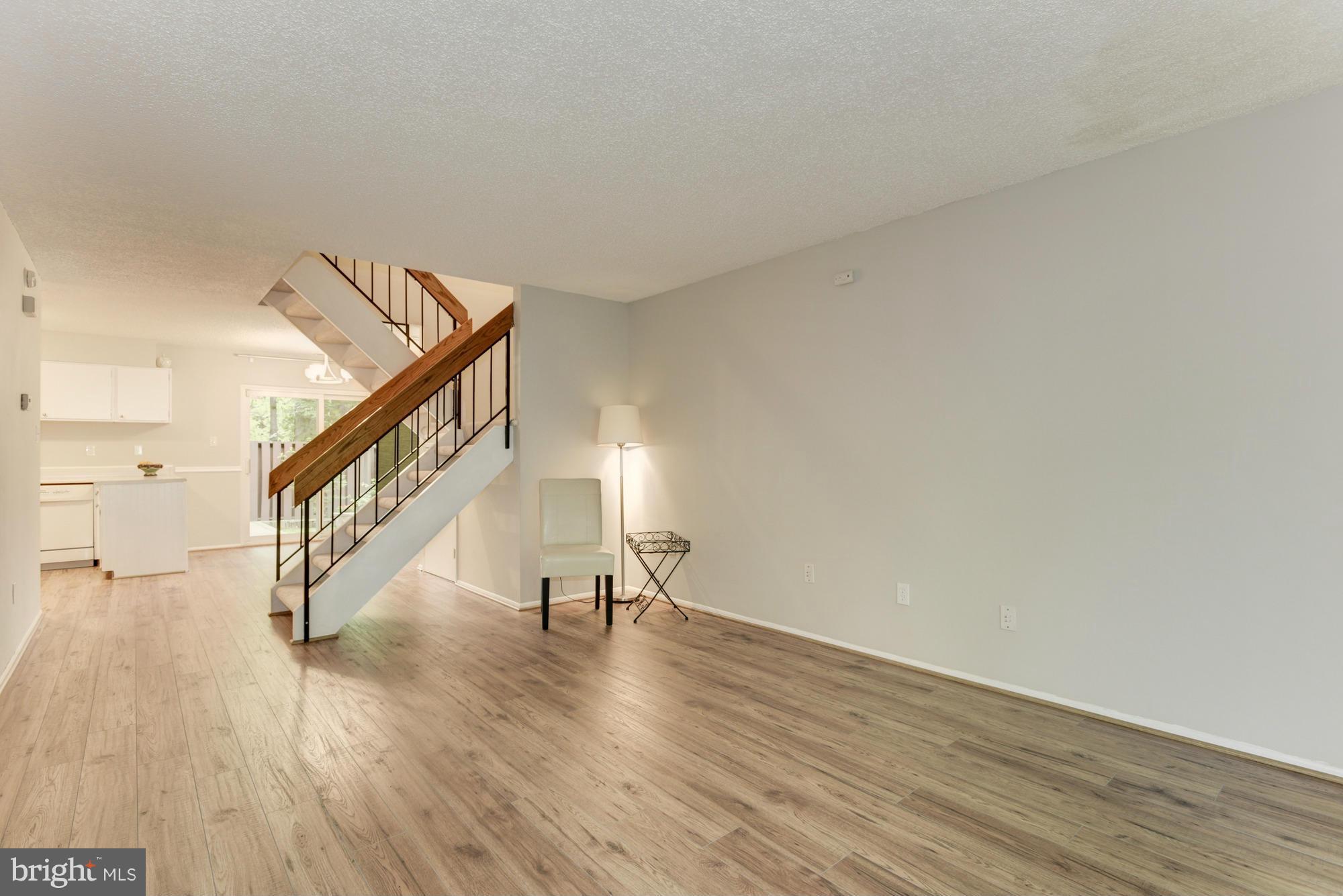 2317 Southgate Square Reston, VA 20191 - Photo 10 of 30 Living Room