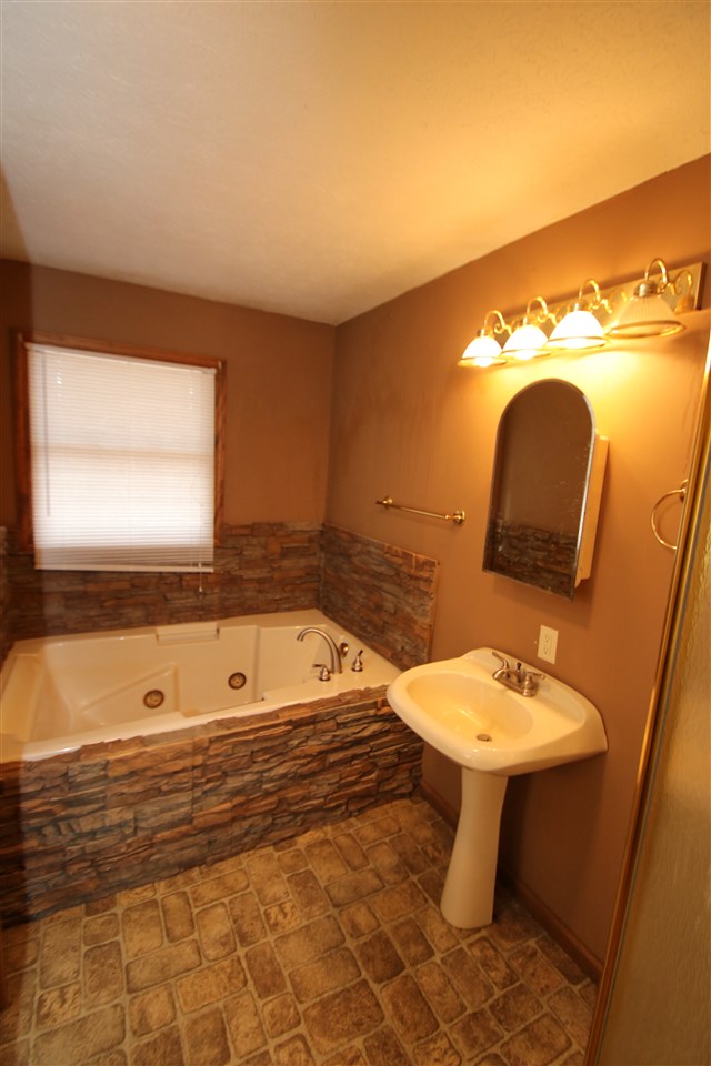 5823 Union Road Plymouth, IN 46563 - Photo 14 of 18
