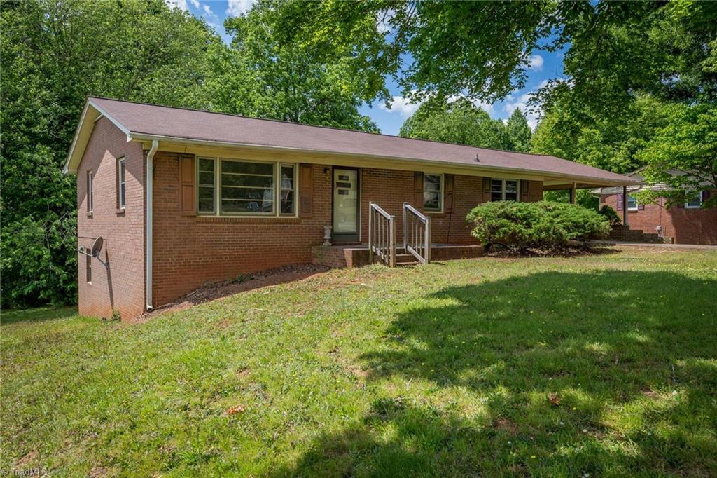 5122 Yukon Road Walkertown, NC 27051 - Photo 2 of 30 Gallery Image 2