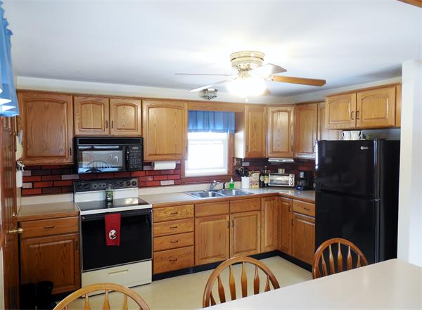 38 Airport Road Dudley, MA 01571 - Photo 4 of 24 Gallery Image 4