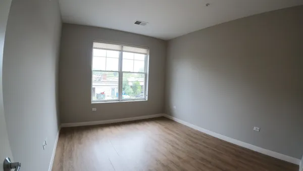 $3,950 | 229 Park Avenue, Unit 208, Clarendon Hills, IL 60514