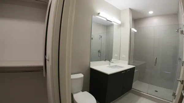 $3,950 | 229 Park Avenue, Unit 208, Clarendon Hills, IL 60514