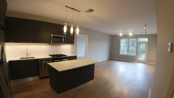 $3,950 | 229 Park Avenue, Unit 208, Clarendon Hills, IL 60514