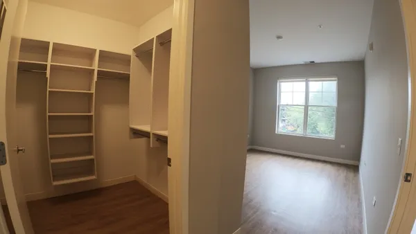 $3,950 | 229 Park Avenue, Unit 208, Clarendon Hills, IL 60514