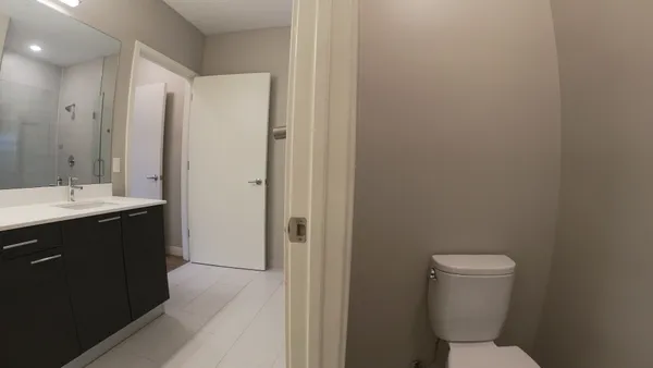 $3,950 | 229 Park Avenue, Unit 208, Clarendon Hills, IL 60514