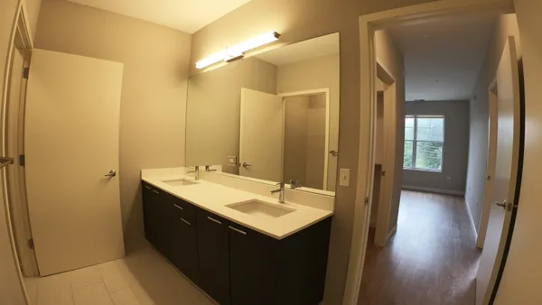 $3,950 | 229 Park Avenue, Unit 208, Clarendon Hills, IL 60514