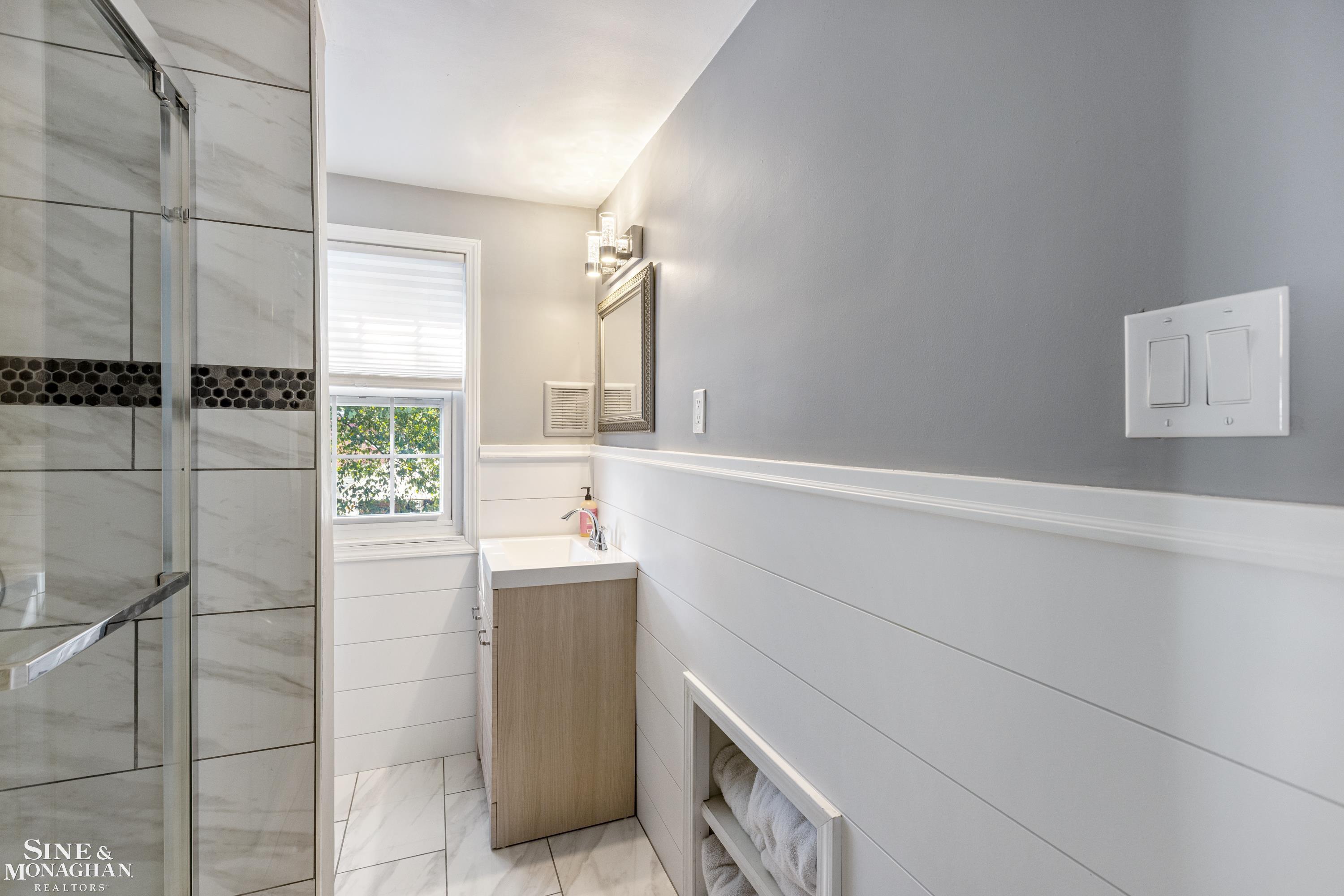 1535 Fairholme Road Grosse Pointe, MI 48236 - Photo 28 of 43 50160597-7644CCA0-5920-45FF-B90C-15E67558C43B.JPG