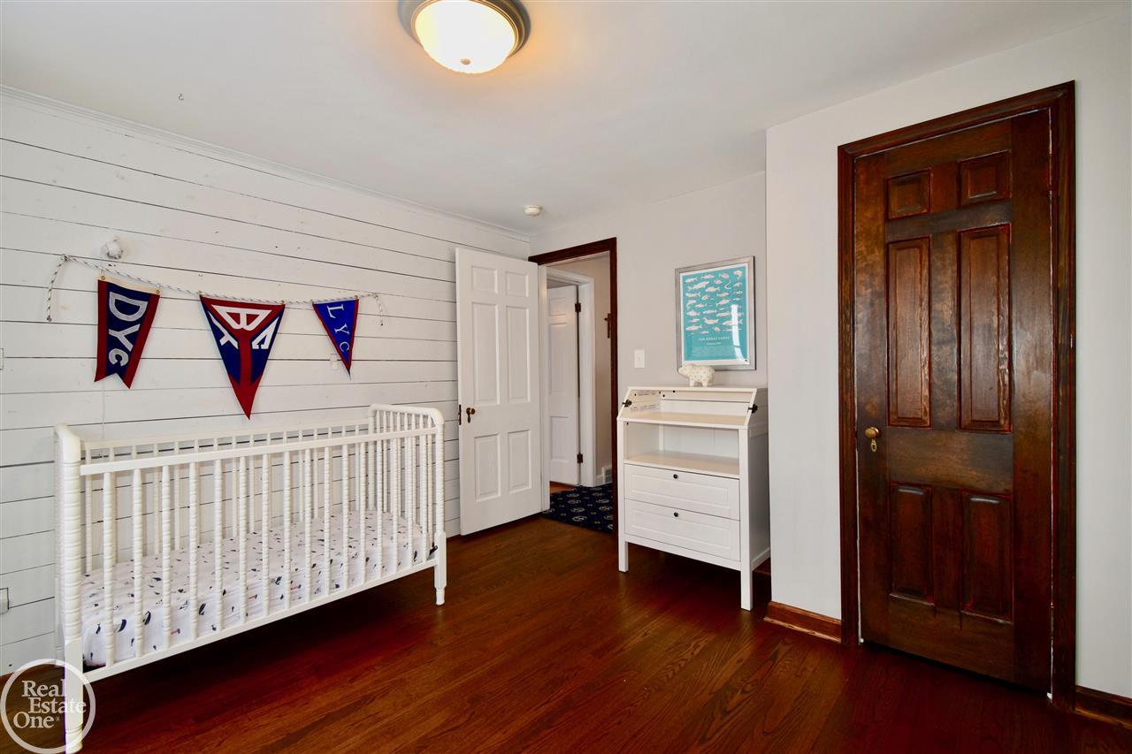 404 Lothrop Road Grosse Pointe Farms, MI 48236 - Photo 15 of 33