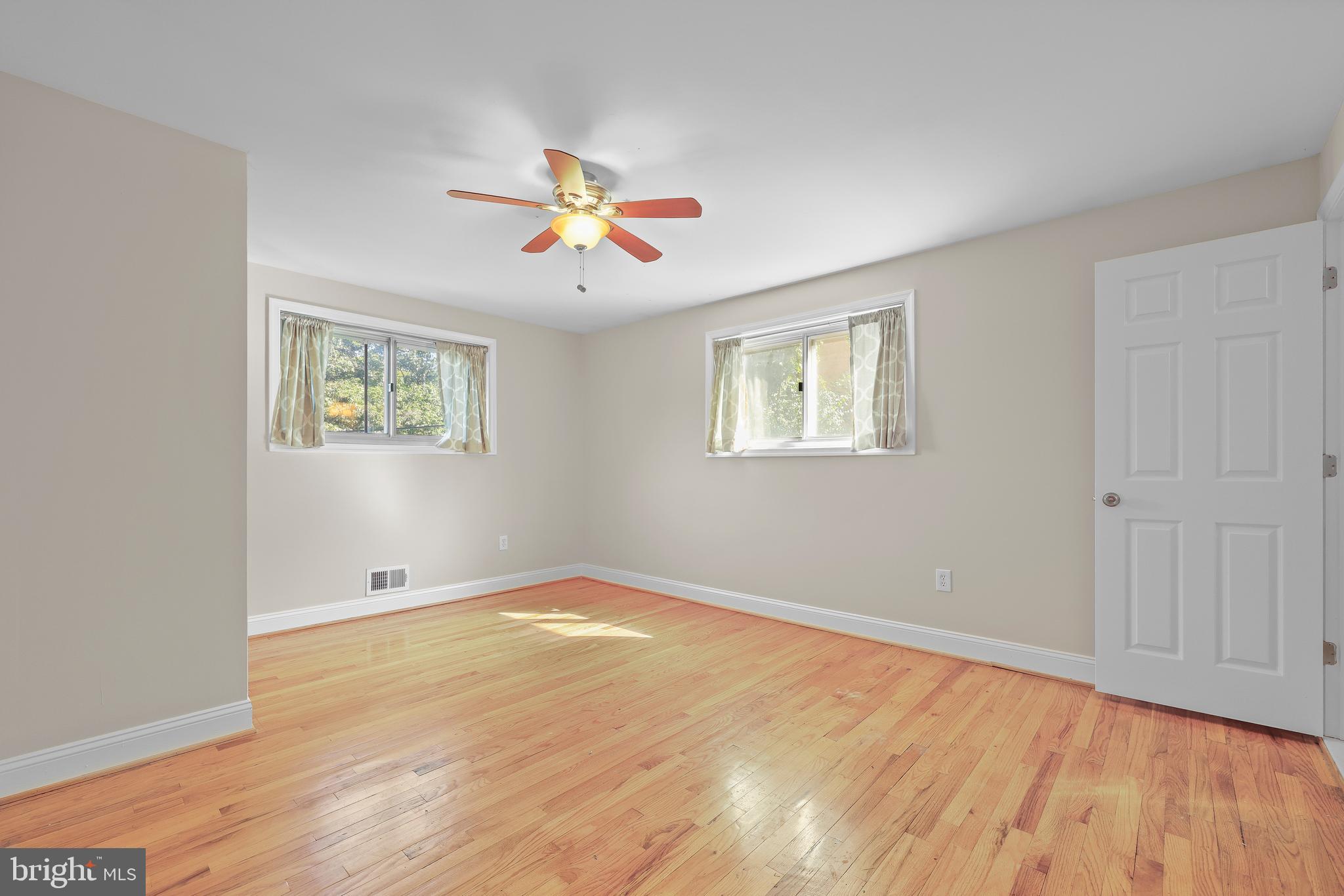 1400 34th Street Southeast Washington, DC 20020 - Photo 5 of 37 Dining Room