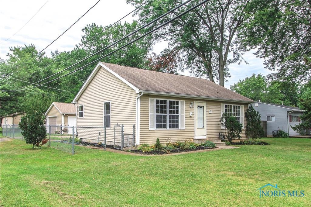 2003 Woodbridge Road Toledo, OH 43615 - Photo 1 of 31 Gallery Image 1