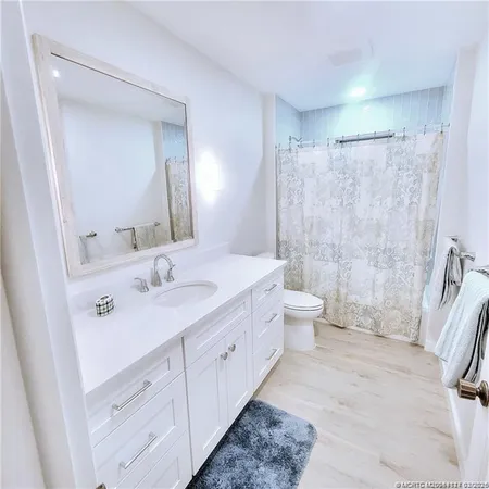 $3,000 | 3543 Southeast Fairway East, Stuart, FL 34997