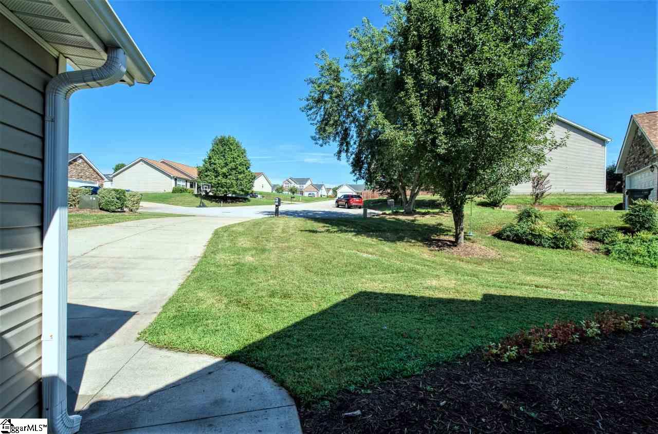 7 Tale Court Greer, SC 29650 - Photo 3 of 36 Gallery Image 3