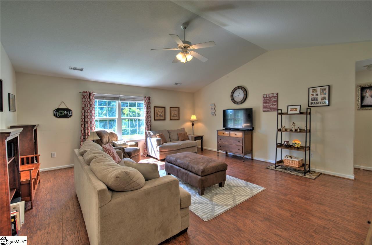 7 Tale Court Greer, SC 29650 - Photo 6 of 36 Gallery Image 6