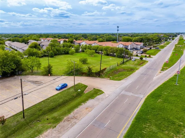 $499,999 | 13720 C F Hawn Freeway, Dallas, TX 75253