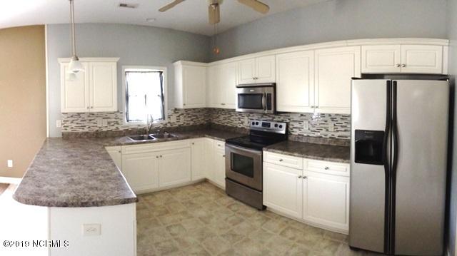 706 Francktown Road Richlands, NC 28574 - Photo 3 of 42 706 Franctown Rd - 14