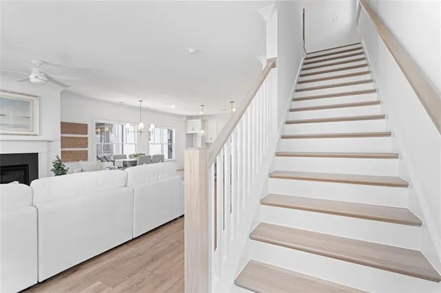 a view of entryway and hall