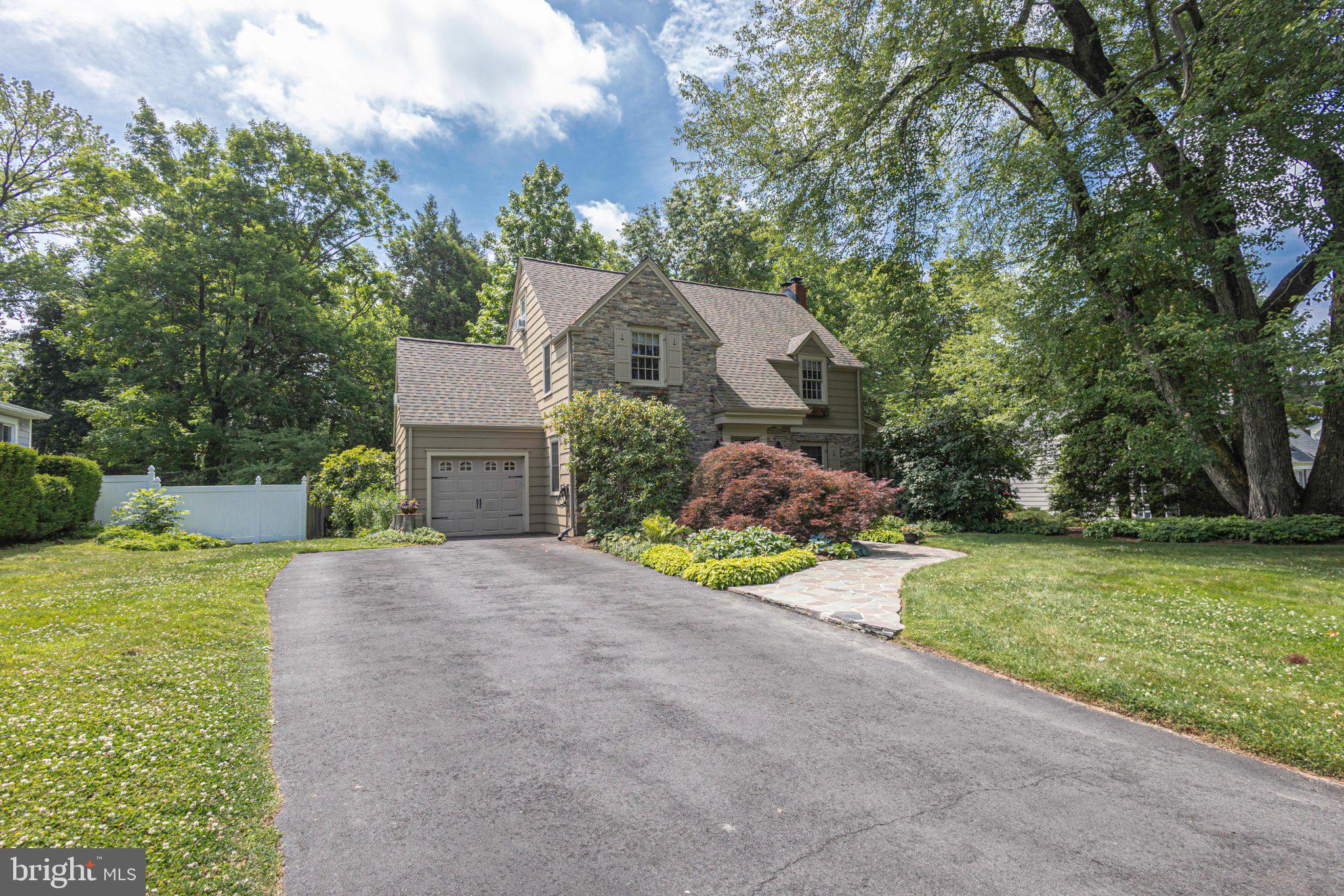 10 Effingham Road Yardley, PA 19067 - Photo 3 of 68 Gallery Image 3
