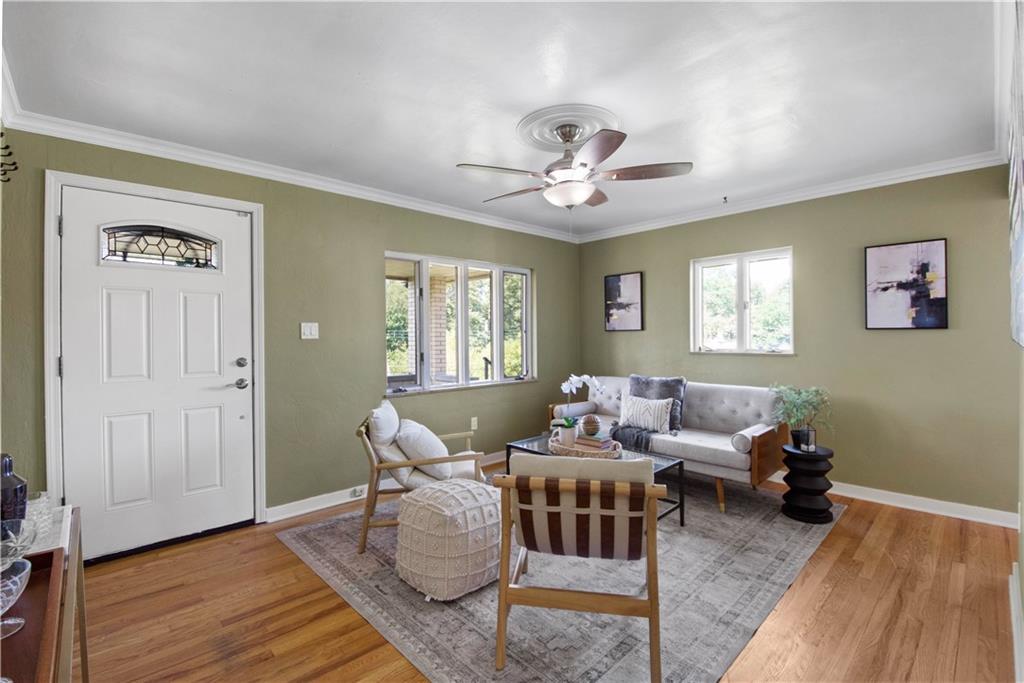 215 Pinchtown Road Pittsburgh, PA 15236 - Photo 3 of 36 Gallery Image 3