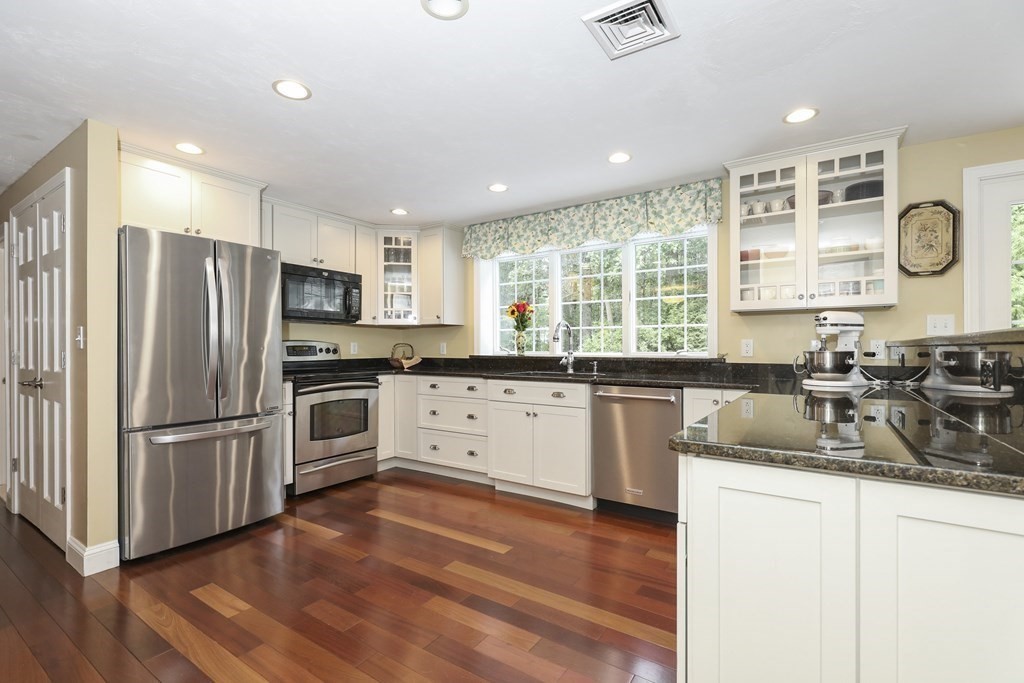 62 Higgins Road Kingston, MA 02364 - Photo 4 of 32 Gallery Image 4