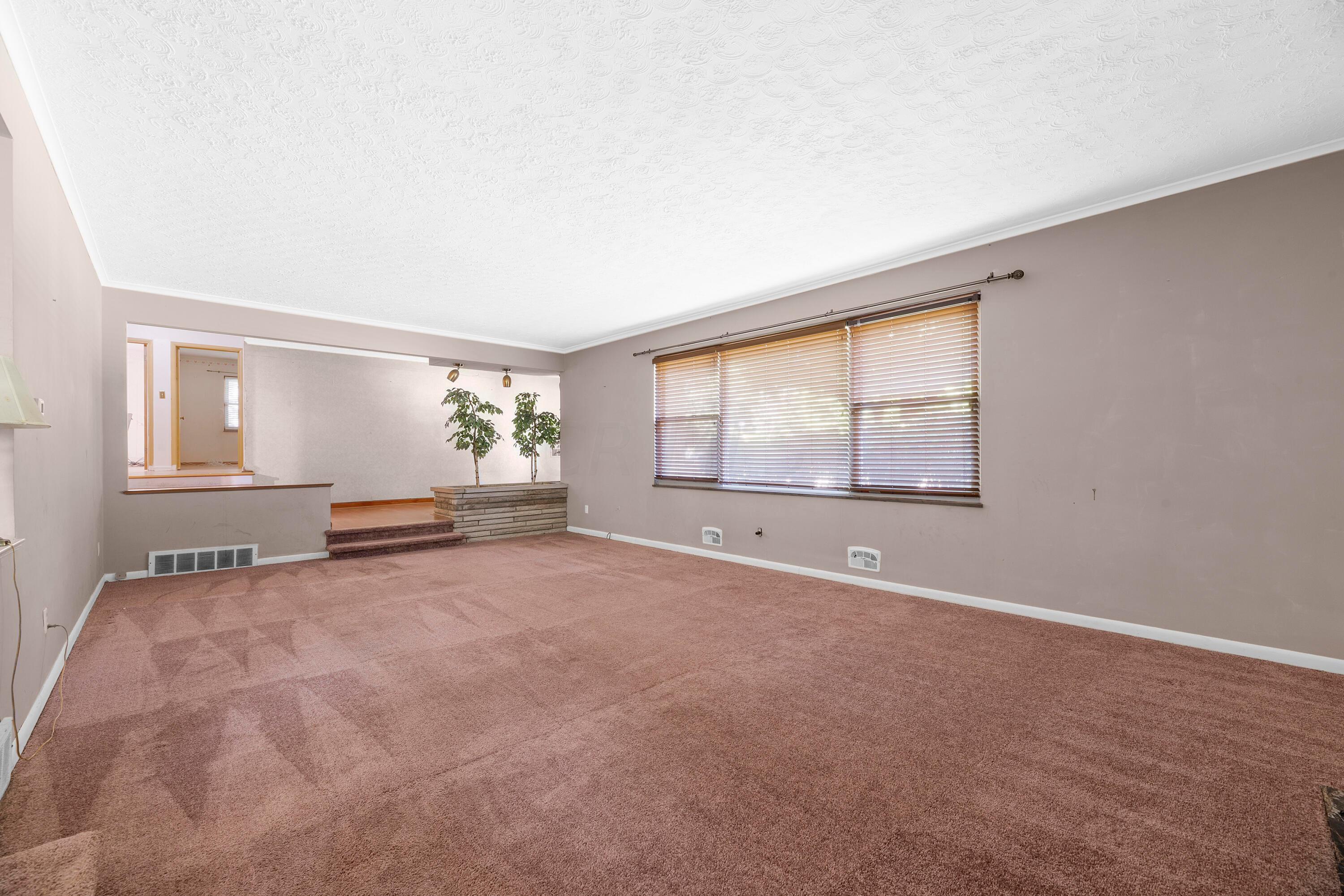 222 South Harding Road Columbus, OH 43209 - Photo 7 of 55 MAR_0027