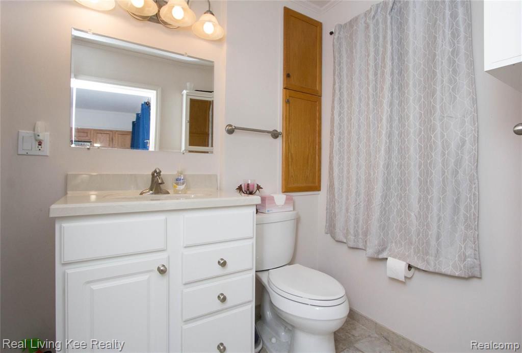 36925 Briarcliff Road Sterling Heights, MI 48312 - Photo 8 of 31