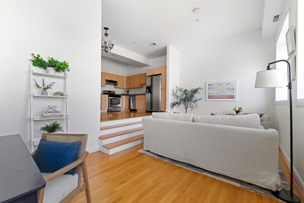 156 Chelsea Street, Unit 201 Boston, MA 02128 - Photo 12 of 23