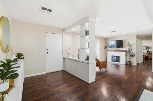 $249,999 | 91 Via Gabilan, Unit 91, Camarillo, CA 93012