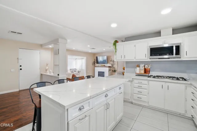 $249,999 | 91 Via Gabilan, Unit 91, Camarillo, CA 93012