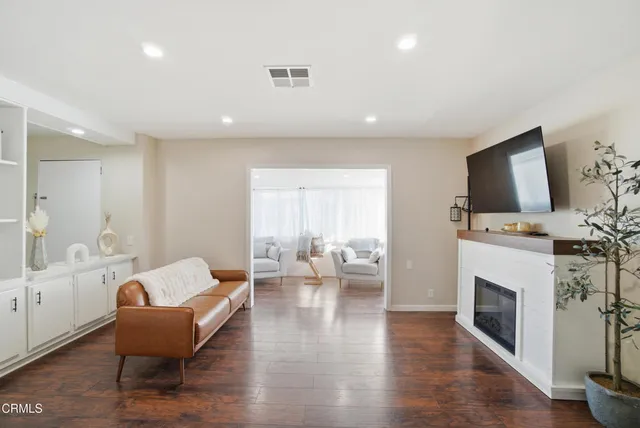 $249,999 | 91 Via Gabilan, Unit 91, Camarillo, CA 93012