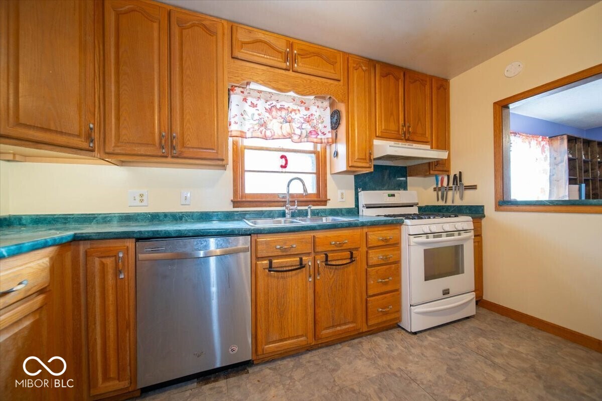 348 Ohio Street Franklin, IN 46131 - Photo 11 of 24