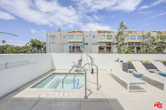 $2,725 | 160 South Ventura Avenue, Unit 135203, Ventura, CA 93001
