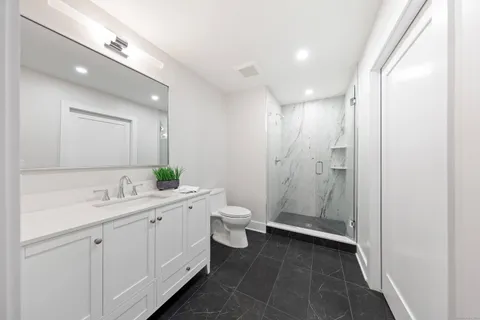 $2,495,000 | 31 Gray Farms Road, Stamford, CT 06905