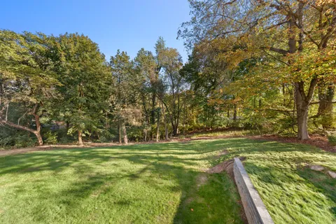 $2,495,000 | 31 Gray Farms Road, Stamford, CT 06905