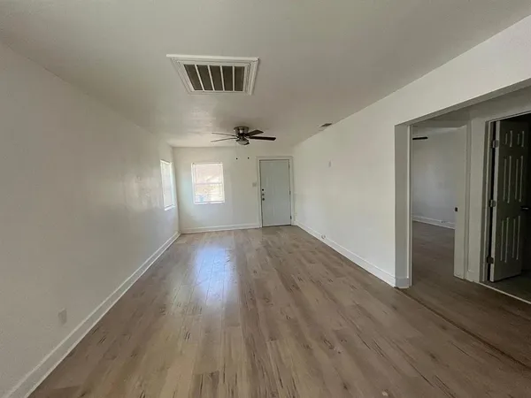 $1,800 | 3711 Guaranty Street, Dallas, TX 75215