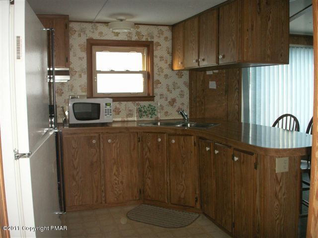 7854 Ramblebush Road Stroudsburg, PA 18360 - Photo 3 of 11 Kitchen (1)