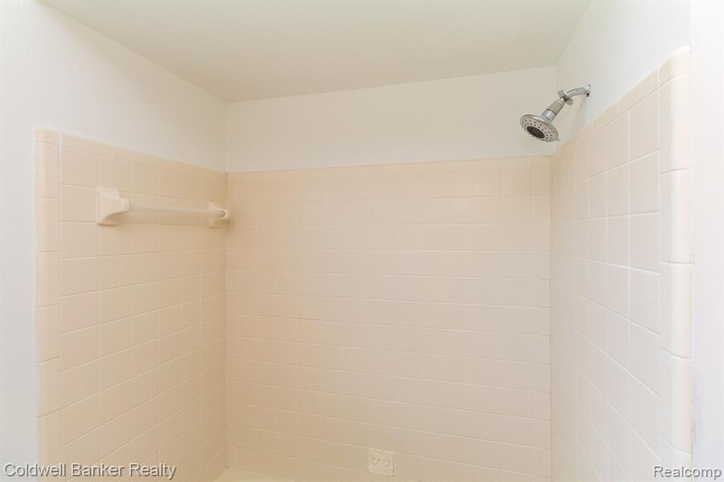 3870 Beechcrest Road Rochester Hills, MI 48309 - Photo 30 of 47