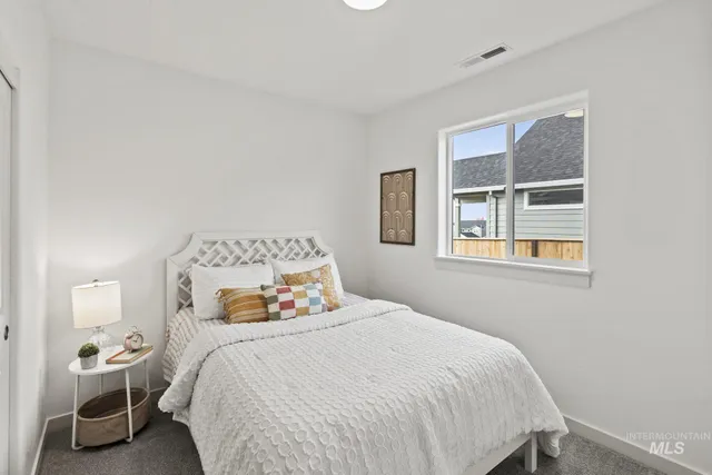 $382,990 | 1080 North Peakhurt Avenue, Kuna, ID 83634