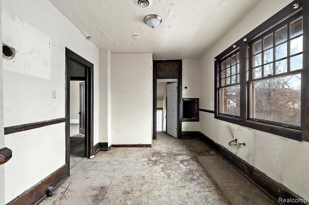 3000 Field Street Detroit, MI 48214 - Photo 26 of 77