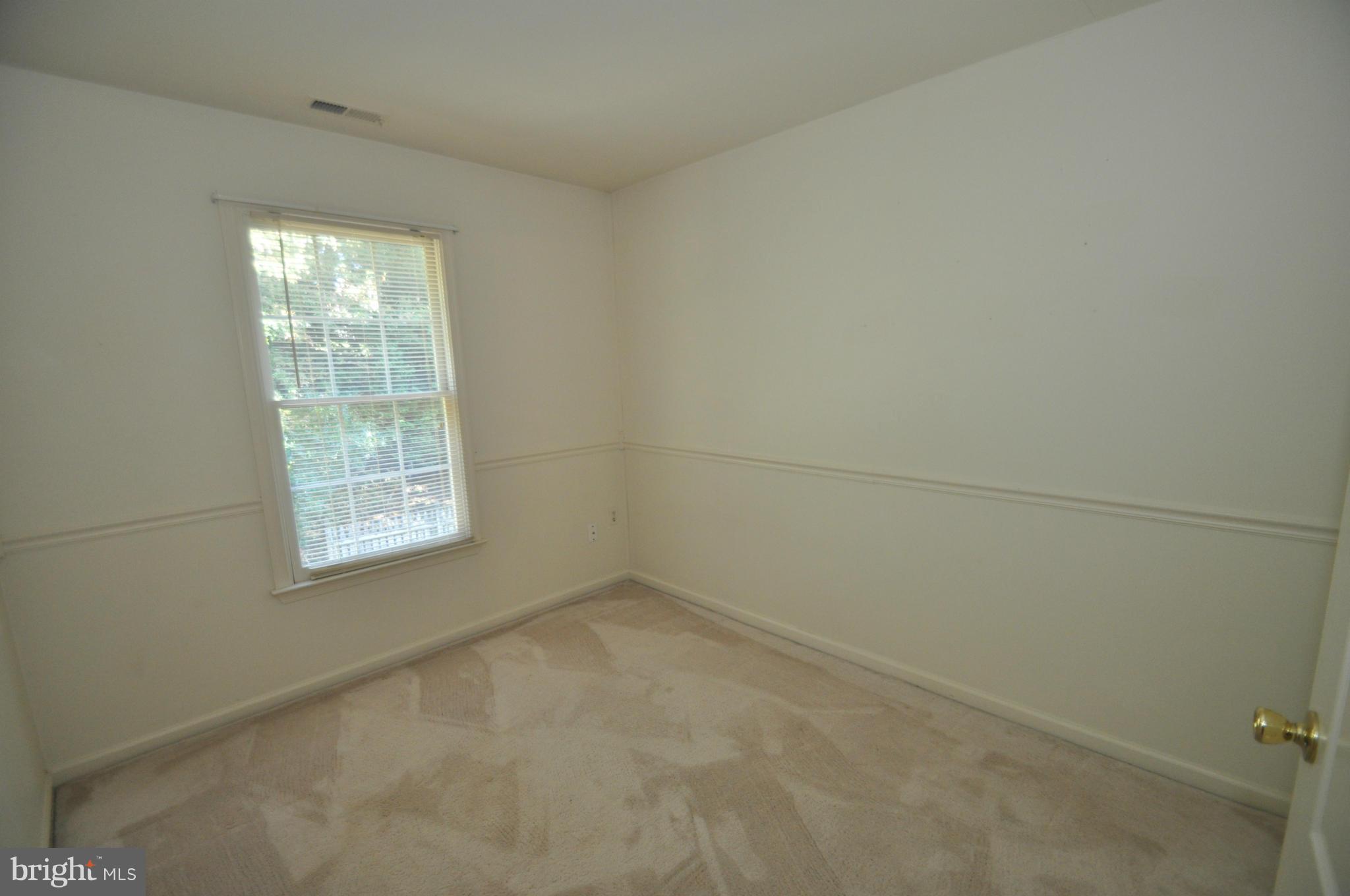 1109 Oak View Drive Mount Airy, MD 21771 - Photo 13 of 18 an empty room with a window