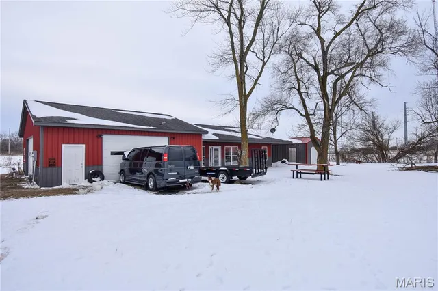 $190,000 | 21023 Old Rte 66, Mount Olive, IL 62069
