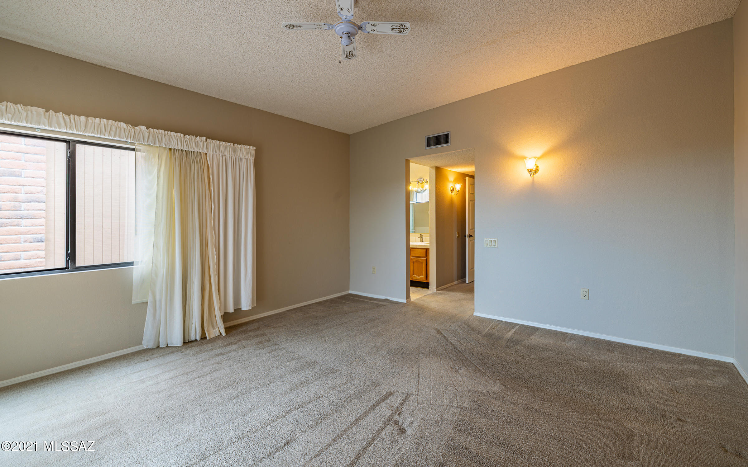 1750 West Camino Urbano Green Valley, AZ 85622 - Photo 16 of 34
