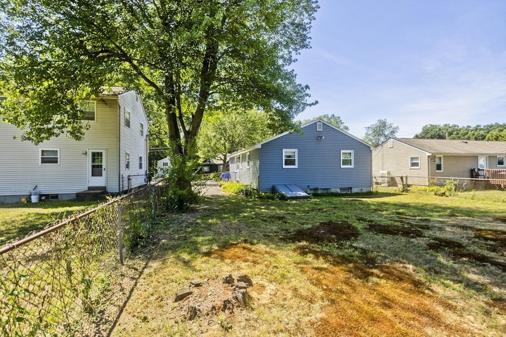 57 Price Street Springfield, MA 01104 - Photo 31 of 35