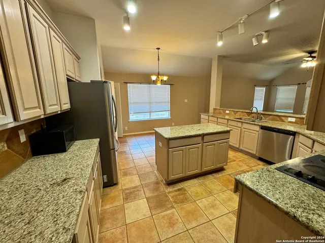 $2,495 | 18715 Rogers Pass, San Antonio, TX 78258