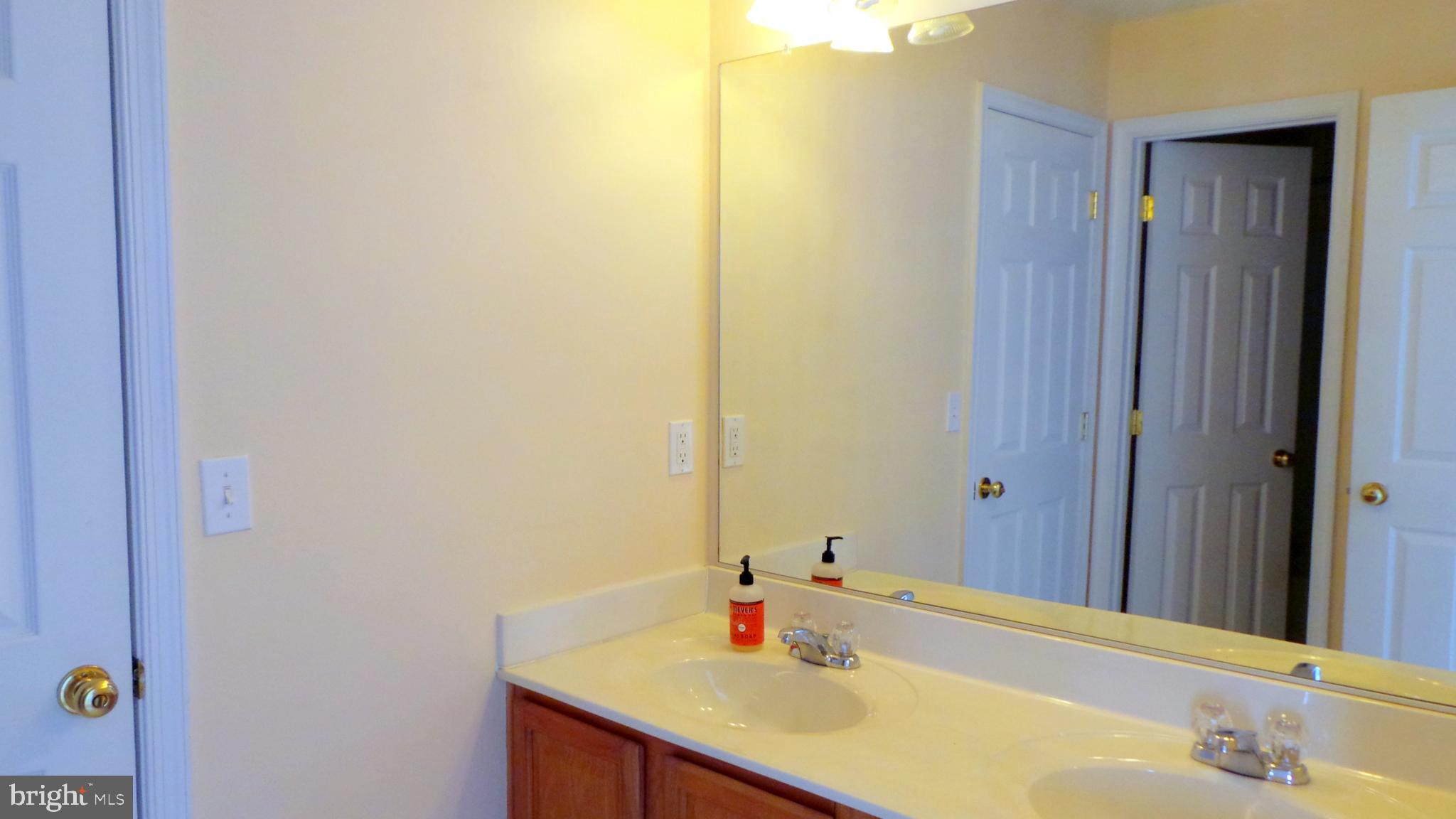 625 Ruxton Road, Unit 73 Solomons, MD 20629 - Photo 23 of 50 Full Jack & Jill Bathroom